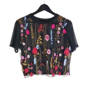 🌸 Floral Embroidered Mesh Crop Top 🌸